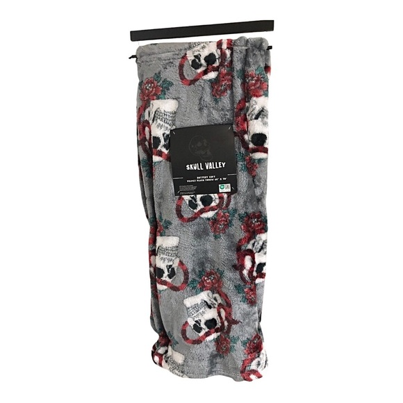 Skull serpent red roses printed‎ gray soft velvet plush throw blanket new - Picture 7 of 11